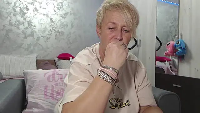 RosesandLillies online show from April 2026 05:01:02 PM