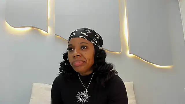 EmilyDiaaz online show from April 2026 12:30:01 PM