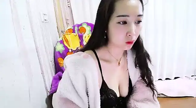 Snapshot of hebe-02 chatting on February 2025 12:20:01 AM hebe-02 online show from February 2025 12:20:01 AM