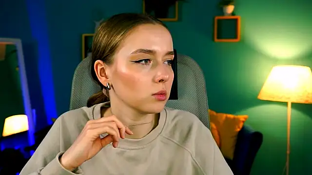 JenniferGraces online show from March 2025 03:29:02 PM