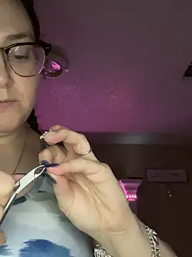 HTXBELLE online show from March 2025 11:31:01 AM