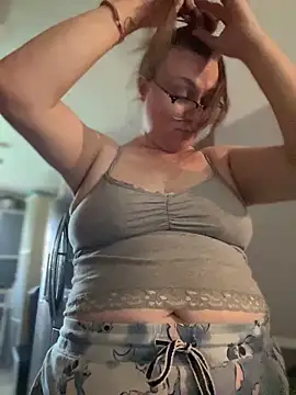 HTXBELLE online show from April 2026 01:23:01 PM