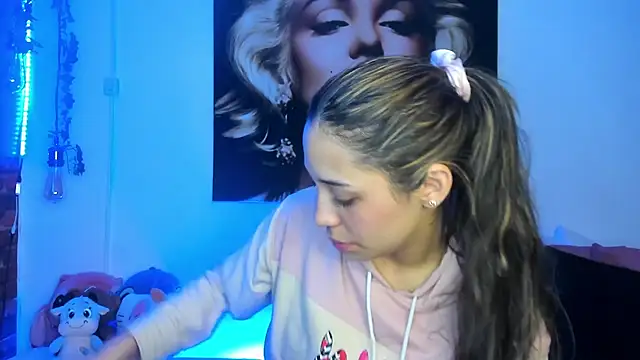 TANIA 06 online show from January 2026 01:15:02 PM