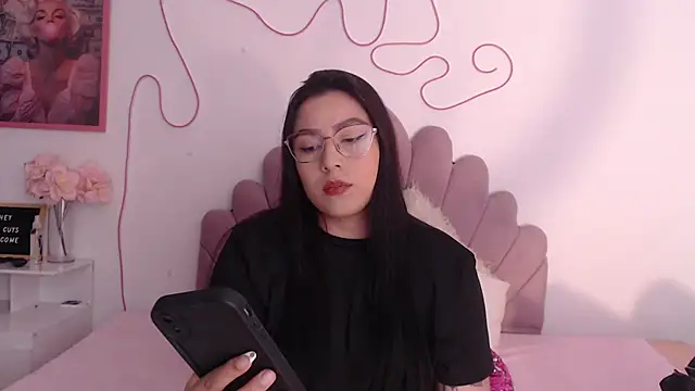 emily-777 online show from September 2025 07:57:01 PM