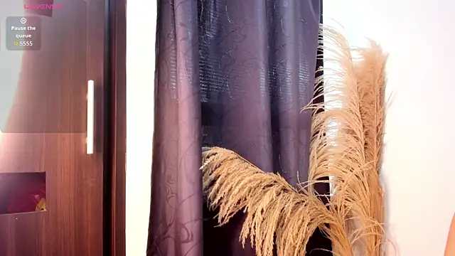 emily-777 online show from November 2025 09:18:01 PM