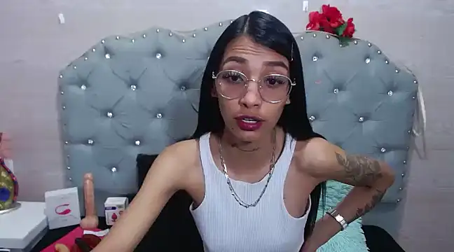 Karla SlutSkinny online show from February 2025 03:01:02 AM