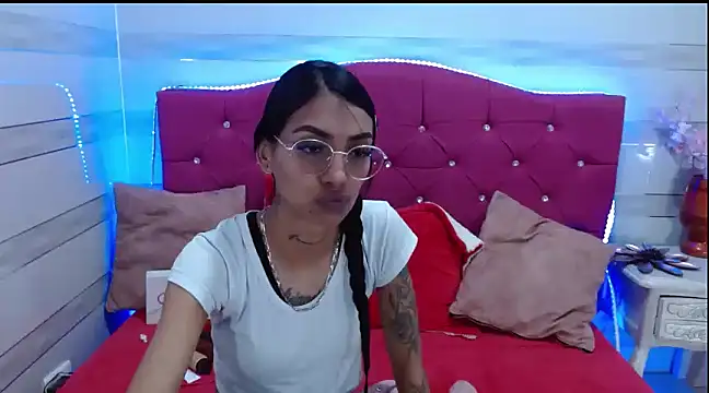 Karla SlutSkinny online show from February 2025 02:39:02 AM
