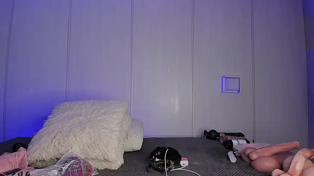 sasha riverss online show from April 2026 07:18:02 PM