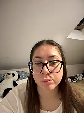 May Alisa online show from October 2025 05:23:02 PM