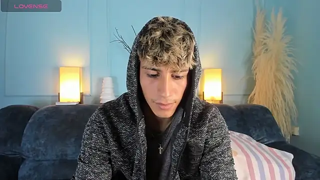 Allex Cano online show from March 2025 03:44:01 AM