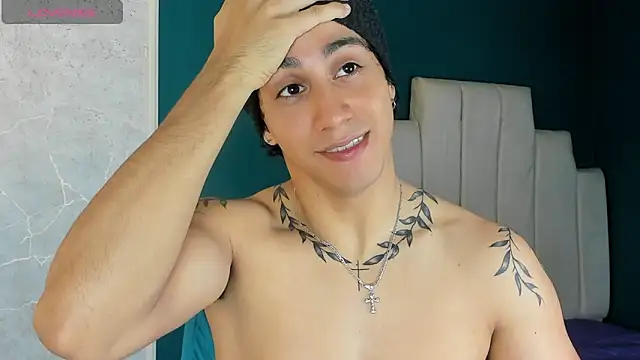 Allex Cano online show from October 2025 10:17:01 PM