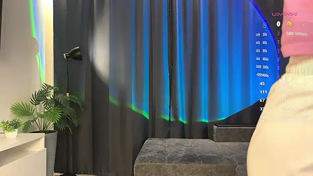 Snapshot of Nerdy_Amy chatting on October 2025 06:38:02 PM Nerdy Amy online show from October 2025 06:38:02 PM