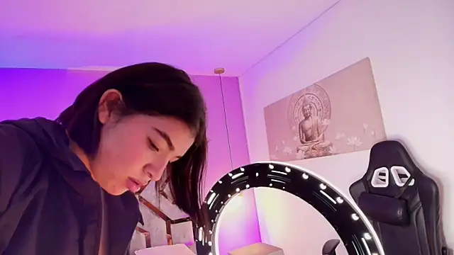 Zamira Taylor online show from October 2025 03:02:02 AM