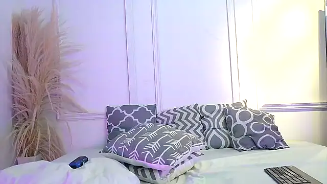 Snapshot of luna_stanford chatting on March 2025 02:16:02 AM luna stanford online show from March 2025 02:16:02 AM