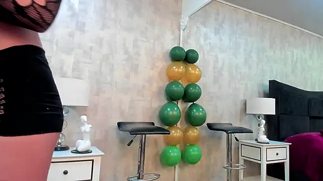 NahomyCarther online show from March 2026 11:06:01 PM