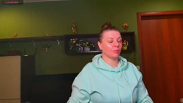 VeronikawGold online show from April 2026 06:46:02 PM