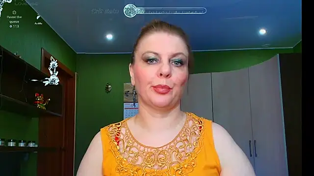 Snapshot of VeronikawGold chatting on June 2026 04:52:02 AM VeronikawGold online show from June 2026 04:52:02 AM