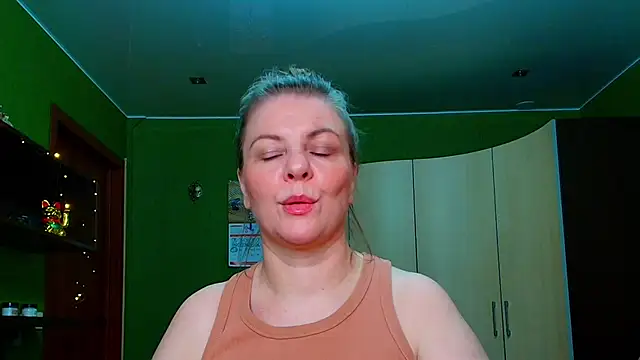 Snapshot of VeronikawGold chatting on June 2026 07:27:02 PM VeronikawGold online show from June 2026 07:27:02 PM