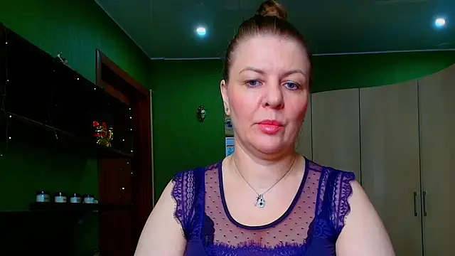 Snapshot of VeronikawGold chatting on June 2026 08:33:02 PM VeronikawGold online show from June 2026 08:33:02 PM