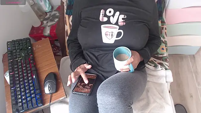 Sexyqueen mature  online show from April 2026 07:43:01 PM