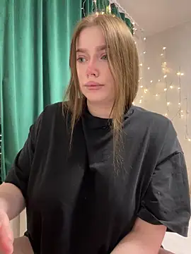 Milana mil online show from February 2025 07:05:02 PM