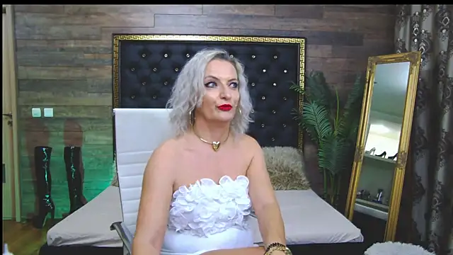 Snapshot of LadyTouch chatting on January 2025 10:48:02 AM LadyTouch online show from January 2025 10:48:02 AM