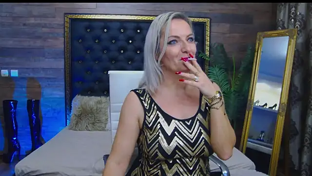 Snapshot of LadyTouch chatting on January 2025 04:43:01 AM LadyTouch online show from January 2025 04:43:01 AM