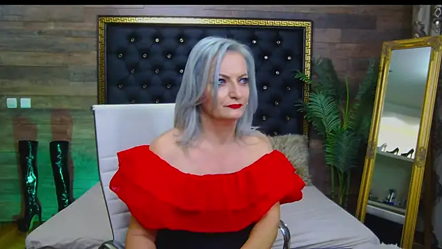 Snapshot of LadyTouch chatting on January 2025 06:28:02 AM LadyTouch online show from January 2025 06:28:02 AM
