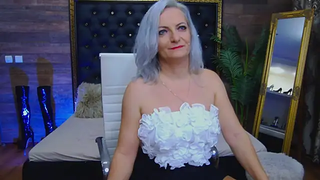 Snapshot of LadyTouch chatting on January 2025 11:56:02 PM LadyTouch online show from January 2025 11:56:02 PM