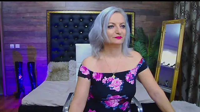 Snapshot of LadyTouch chatting on February 2025 01:02:02 AM LadyTouch online show from February 2025 01:02:02 AM