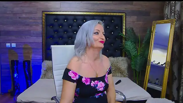Snapshot of LadyTouch chatting on February 2025 07:05:01 AM LadyTouch online show from February 2025 07:05:01 AM