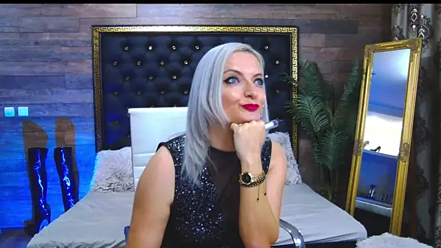 Snapshot of LadyTouch chatting on February 2025 02:40:01 AM LadyTouch online show from February 2025 02:40:01 AM
