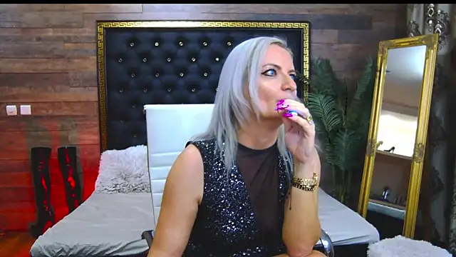 Snapshot of LadyTouch chatting on February 2025 05:44:02 AM LadyTouch online show from February 2025 05:44:02 AM
