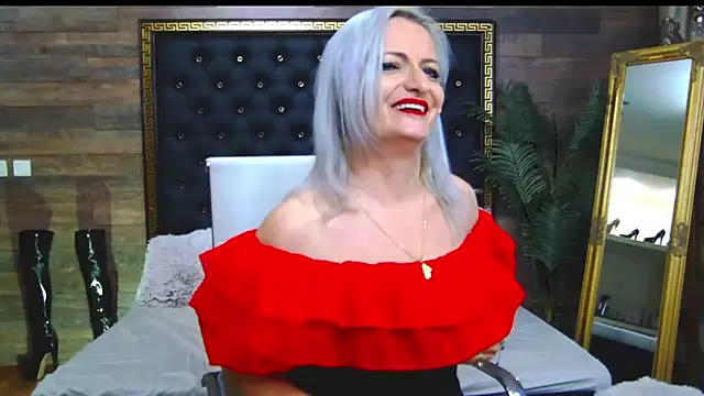 Snapshot of LadyTouch chatting on February 2025 03:24:01 AM LadyTouch online show from February 2025 03:24:01 AM