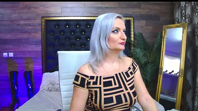 Snapshot of LadyTouch chatting on February 2025 01:13:02 AM LadyTouch online show from February 2025 01:13:02 AM