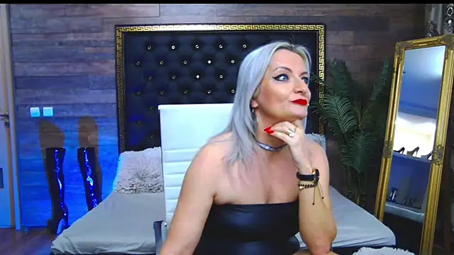 Snapshot of LadyTouch chatting on February 2025 04:41:02 AM LadyTouch online show from February 2025 04:41:02 AM