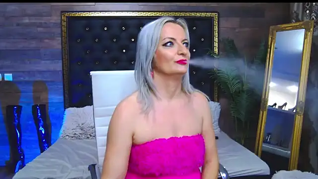 Snapshot of LadyTouch chatting on February 2025 05:15:01 AM LadyTouch online show from February 2025 05:15:01 AM