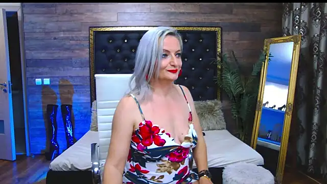 Snapshot of LadyTouch chatting on March 2025 03:20:01 AM LadyTouch online show from March 2025 03:20:01 AM