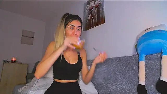 Snapshot of SweetJessy26 chatting on March 2025 07:25:01 PM SweetJessy26 online show from March 2025 07:25:01 PM