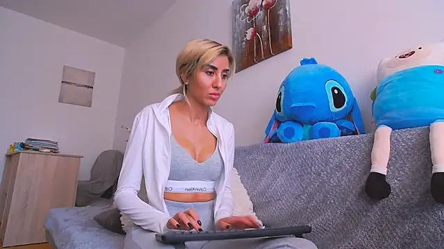 Snapshot of SweetJessy26 chatting on October 2025 12:48:02 PM SweetJessy26 online show from October 2025 12:48:02 PM