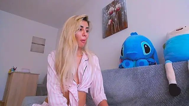 Snapshot of SweetJessy26 chatting on October 2025 12:53:02 PM SweetJessy26 online show from October 2025 12:53:02 PM