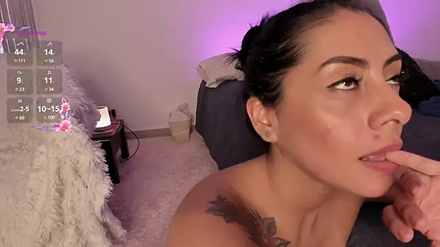 Snapshot of _lucianapalmer chatting on March 2025 06:50:01 PM lucianapalmer online show from March 2025 06:50:01 PM