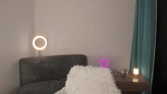  lucianapalmer online show from April 2026 03:28:01 PM