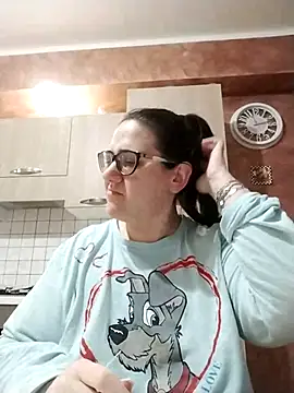 Dolcecurvy online show from April 2026 09:12:02 PM