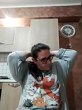 Dolcecurvy online show from April 2026 09:45:01 PM