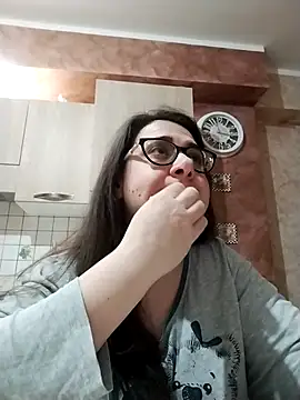 Dolcecurvy online show from April 2026 09:15:02 PM