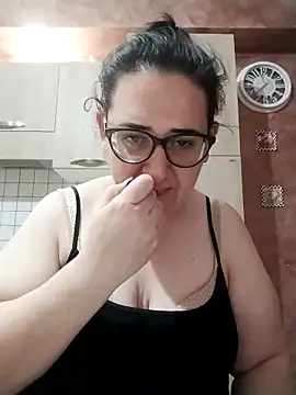 Dolcecurvy online show from April 2026 09:37:02 PM