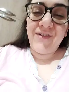 Dolcecurvy online show from April 2026 10:01:02 PM