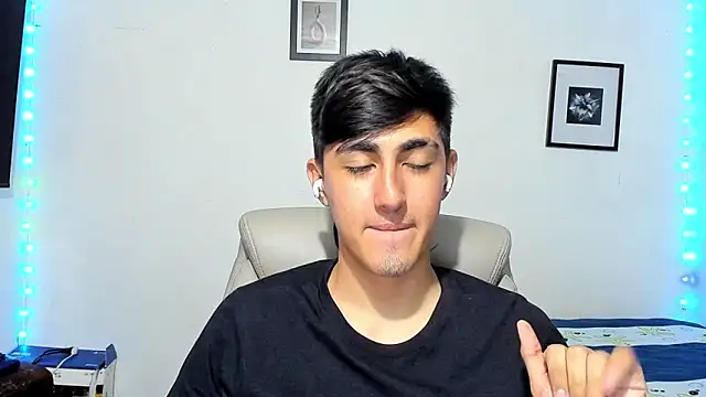 Snapshot of babymaik chatting on November 2025 09:20:02 AM babymaik online show from November 2025 09:20:02 AM