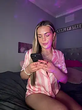 Snapshot of hottie_harleigh69 chatting on February 2025 08:58:02 PM hottie harleigh69 online show from February 2025 08:58:02 PM